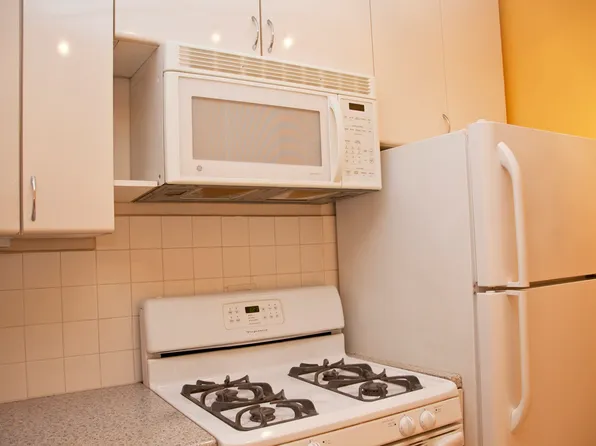 66-36 Yellowstone Boulevard image 1 of 11