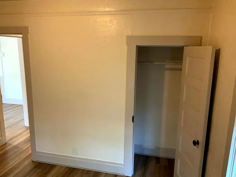 402 G St — Photo 13
