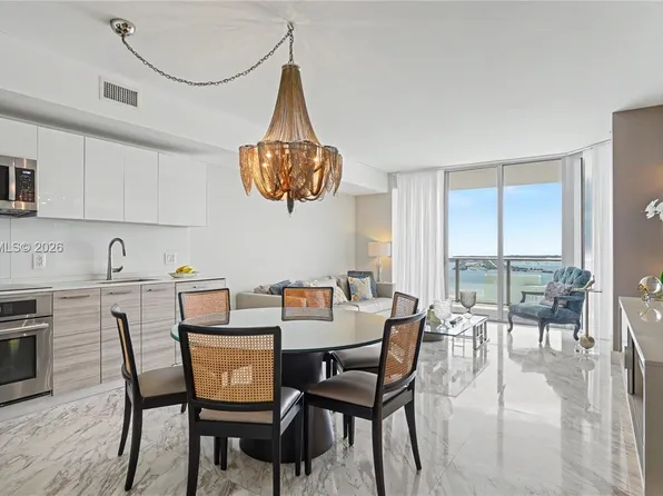 1300 Brickell Bay Dr, Miami, FL