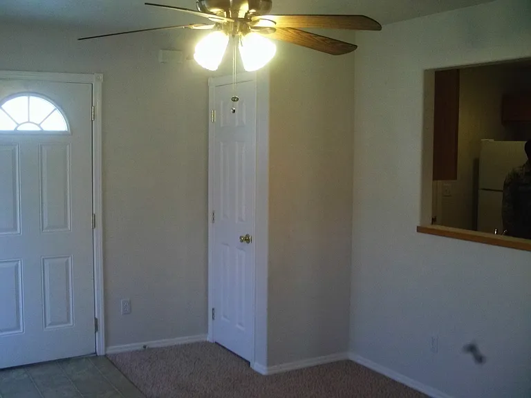 1139 NE Saddleridge St — Photo 4