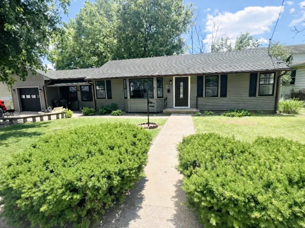 206 E 5th St, Metropolis, IL 62960