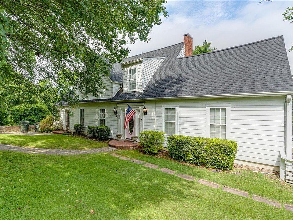 1st image of 2884 Crest Terrace Dr