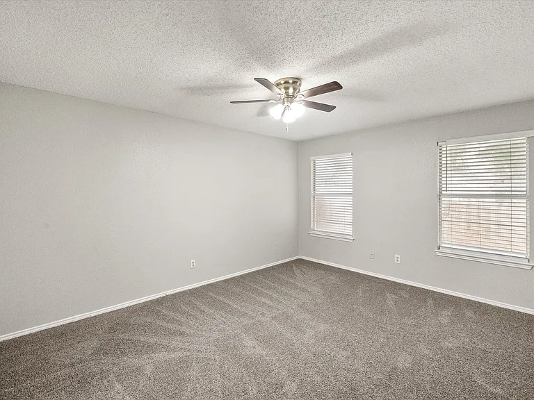 1217 Hidden Creek Dr — Photo 18