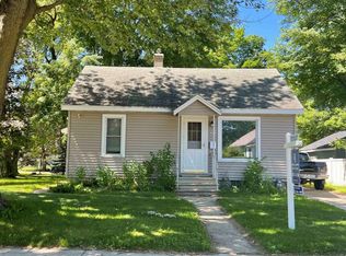727 S Hamlin St, Shawano, WI 54166