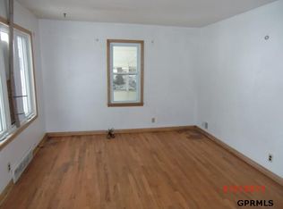 4162 N 59th Cir, Omaha, NE 68104