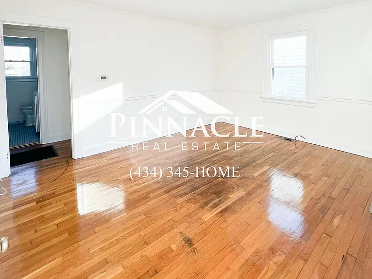 702 Mansfield Ave — Photo 5
