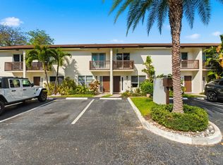 1917 NE 3rd St, Deerfield Beach, FL 33441