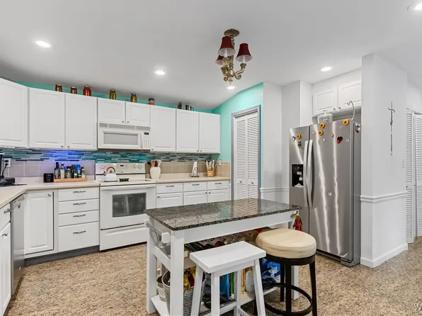 16271 Pine Lake Rd, Northport, AL 35475