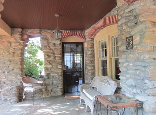 8 Oteen Park Pl, Asheville City, NC 28805