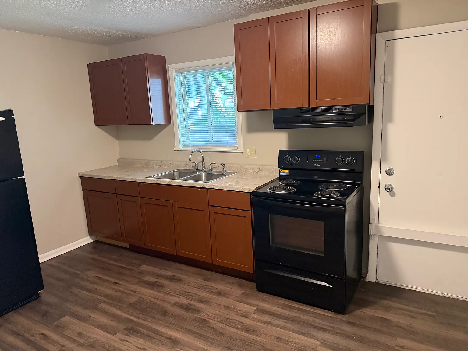 2 bed, 890 sqft, $950 — Photo 3