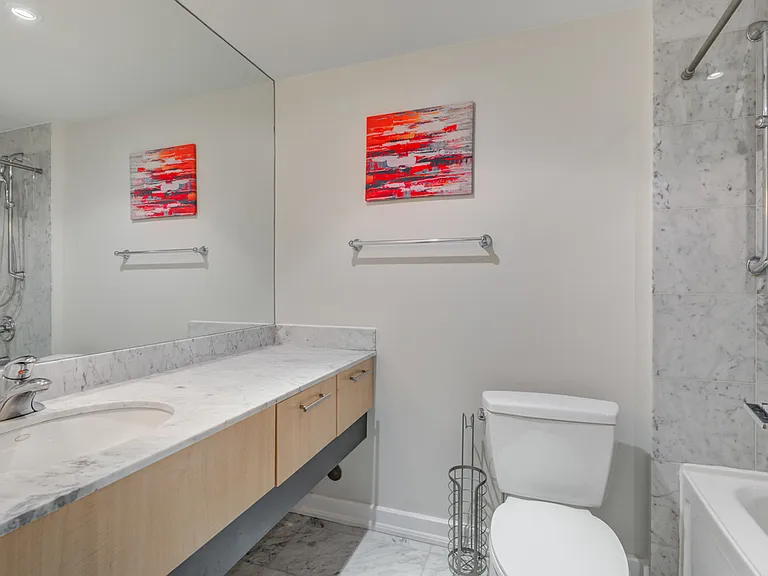 350 Wellington St W #214 — Photo 19