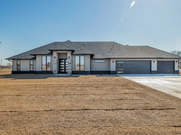 2980 Crosscreek Dr, Oologah, OK 74053