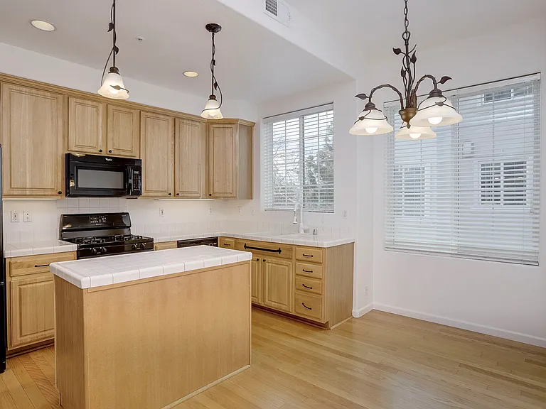725 Northrup St — Photo 4