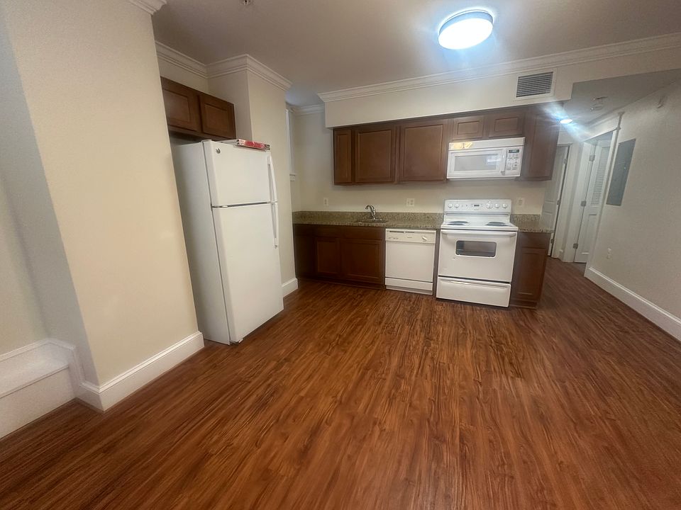 1st image of 8 Maryland Ave APT A