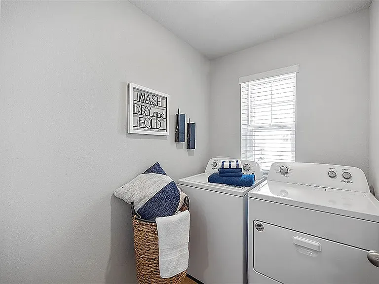 305 Juniper Dr — Photo 13
