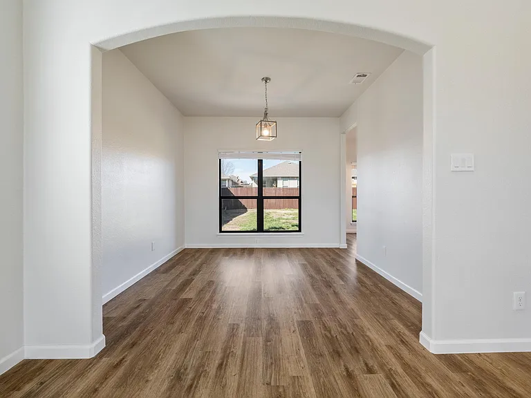 826 Hazels Way — Photo 6