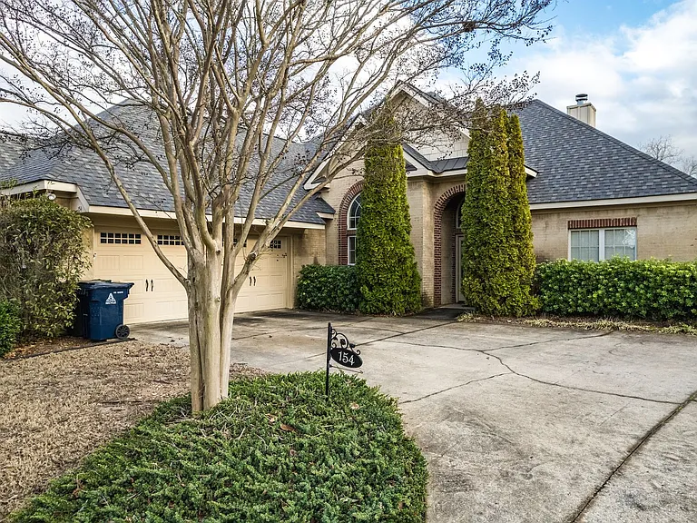 154 Solamere Ln — Photo 1
