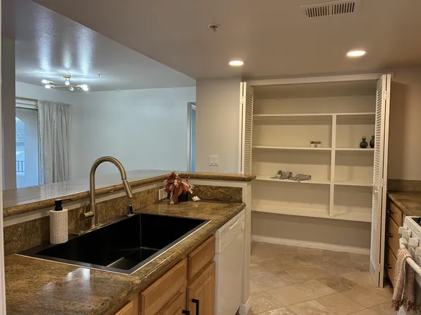 150 N River Cir N #206, Oceanside, CA 92057
