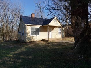 611 11th Street Pl SW, Hickory, NC 28602