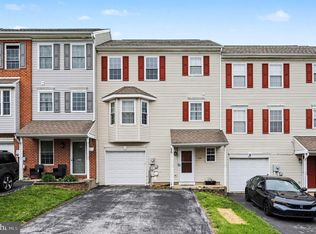 208 Country Ridge Dr, Red Lion, PA 17356
