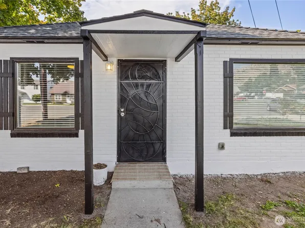 317 N EMERSON Street, Chelan, WA 98816