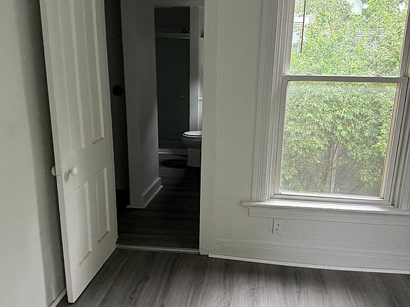3rd image of 8339 Woodbine Ave APT 2