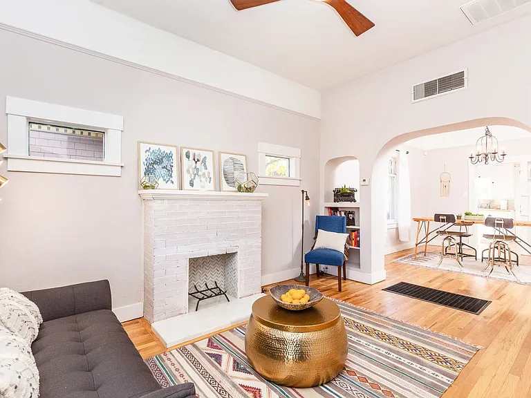 1325 W Woodland Ave — Photo 9