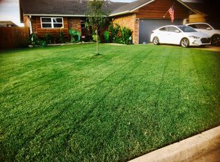 908 SW 10th St, Moore, OK 73160