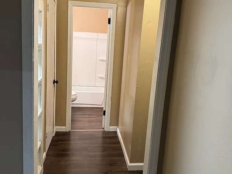 701 Sampson Ave #4 — Photo 4