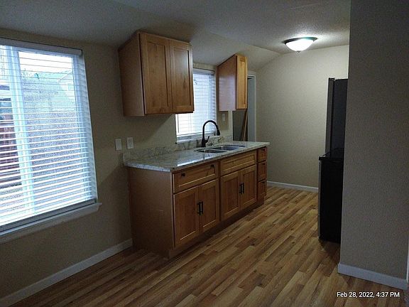 5th image of 9420 19th Ave E