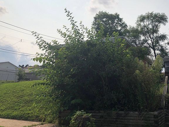 3rd image of 5039 Gerritt Ave