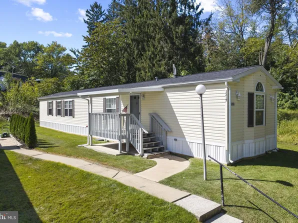1317 Stayman St, West Chester, PA 19380
