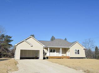 8338 Pineview Lake Dr, Linden, MI 48451