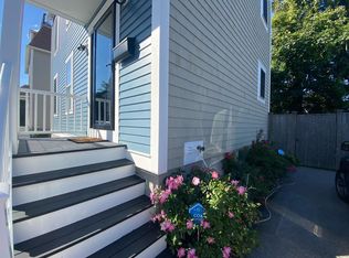 5 Sharon Ct, Newport, RI 02840