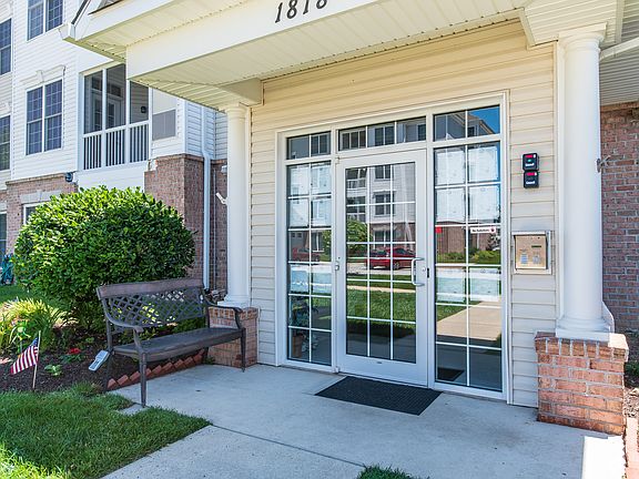 3rd image of 1818 Selvin Dr Unit 303