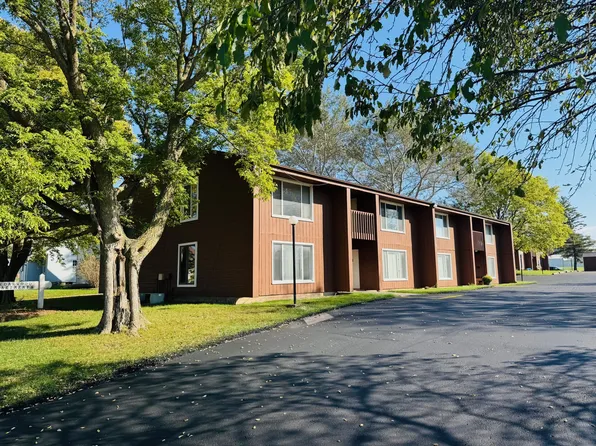 118 1st St E, Stewartville, MN 55976