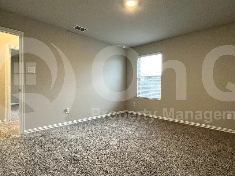 1608 Lannon Ln — Photo 12