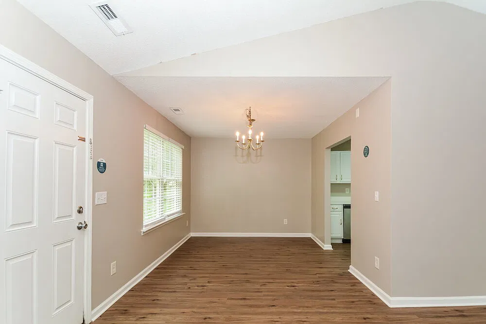 3 bed, 2.0 bath, 1559 sqft, $1,850 — Photo 3