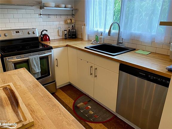 4th image of 345 Napier St