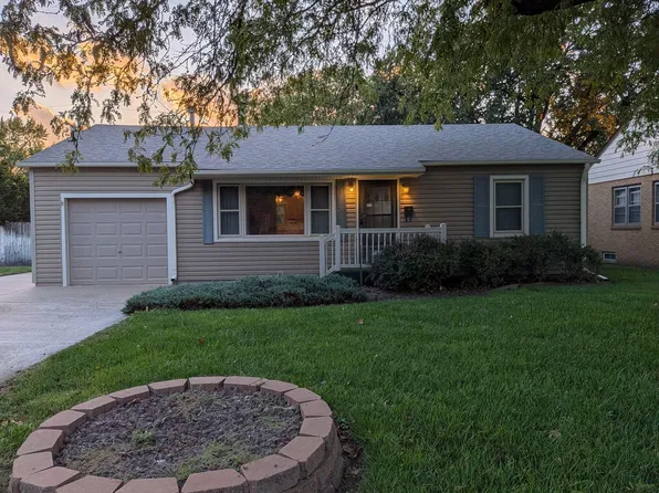 1407 Hoover St, Great Bend, KS 67530