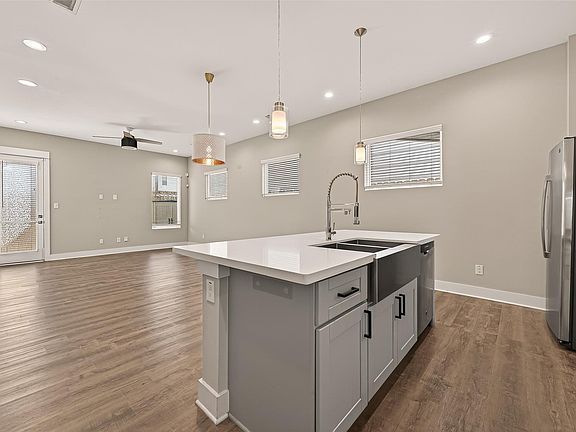 4th image of 1257 W Tidwell Rd