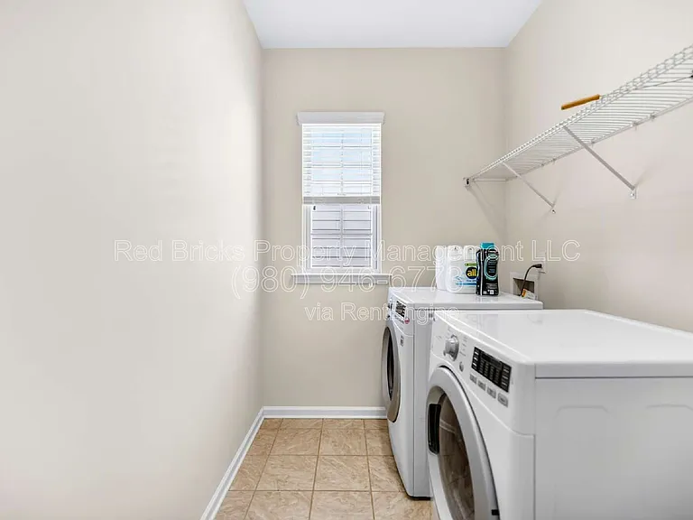 10677 Sky Chase Ave NW — Photo 32