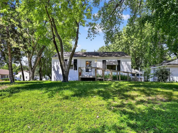 1550 E 84th St, Bloomington, MN 55425