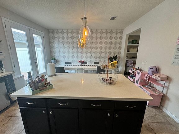 5th image of 8415 Lovett Ave