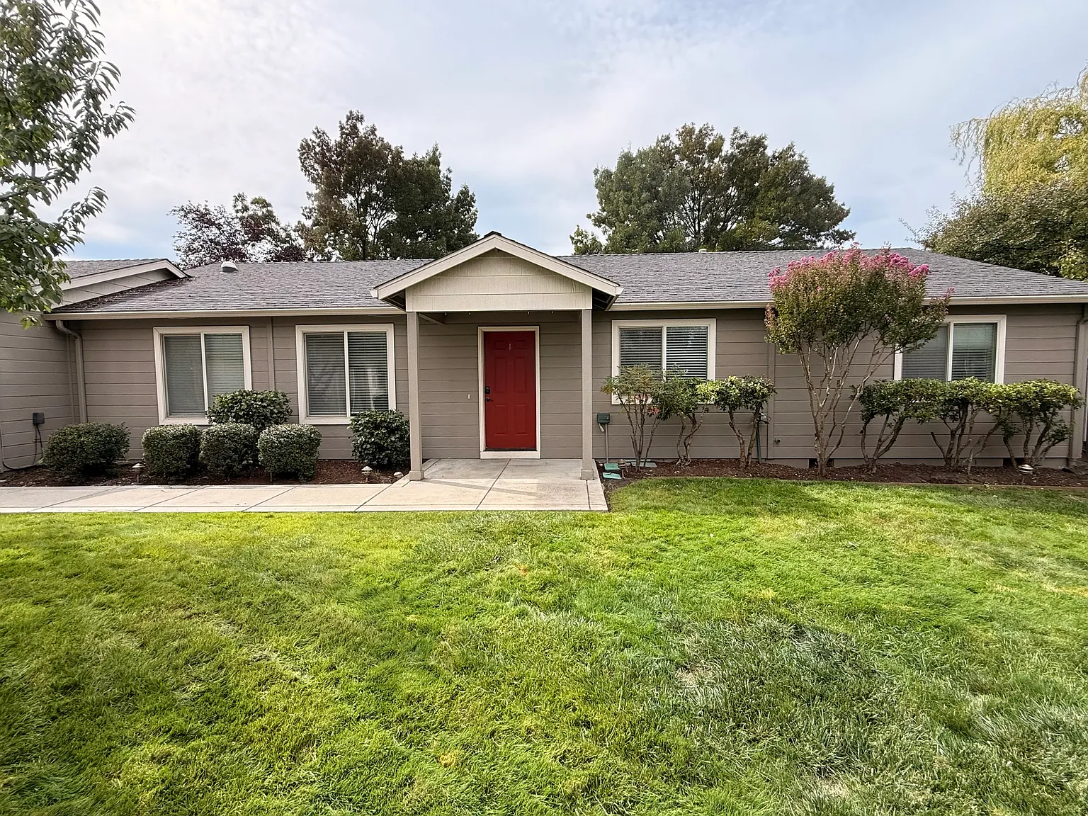 3 bed, 1350 sqft, $2,395 — Photo 1