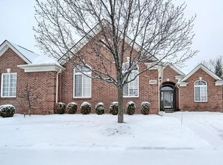 49442 N Glacier, Northville, MI 48168