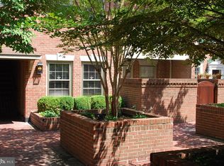 636 S Columbus St, Alexandria, VA 22314