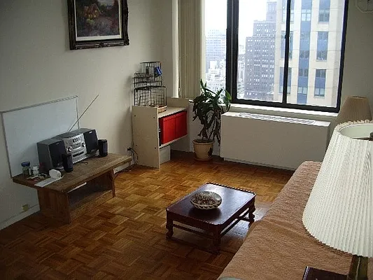 Rented by Nest Seekers International | media 6