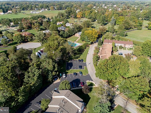 3rd image of 110 Glen Ln Building 1