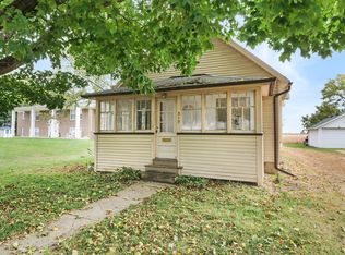 315 S Essex St, Leland, IL 60531
